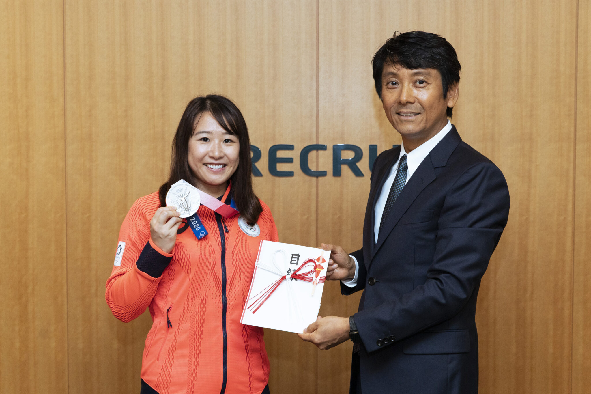 東京五輪 銀メダリスト 44/46回生 梶原 悠未, 43回生 小泉 維吹が表敬訪問 公益財団法人江副記念リクルート財団